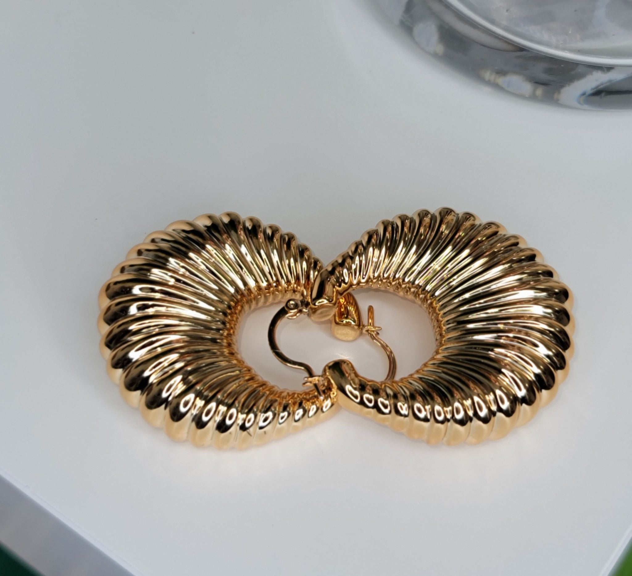 Ama thick Gold Earring