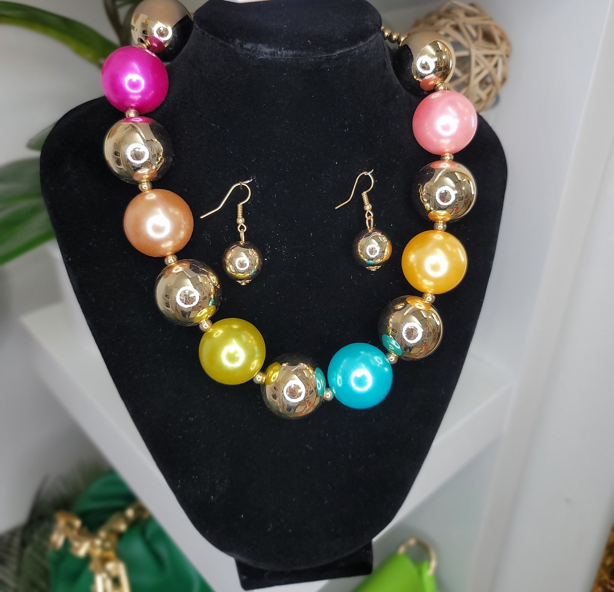 Dove handmade colorful pearl neck beads