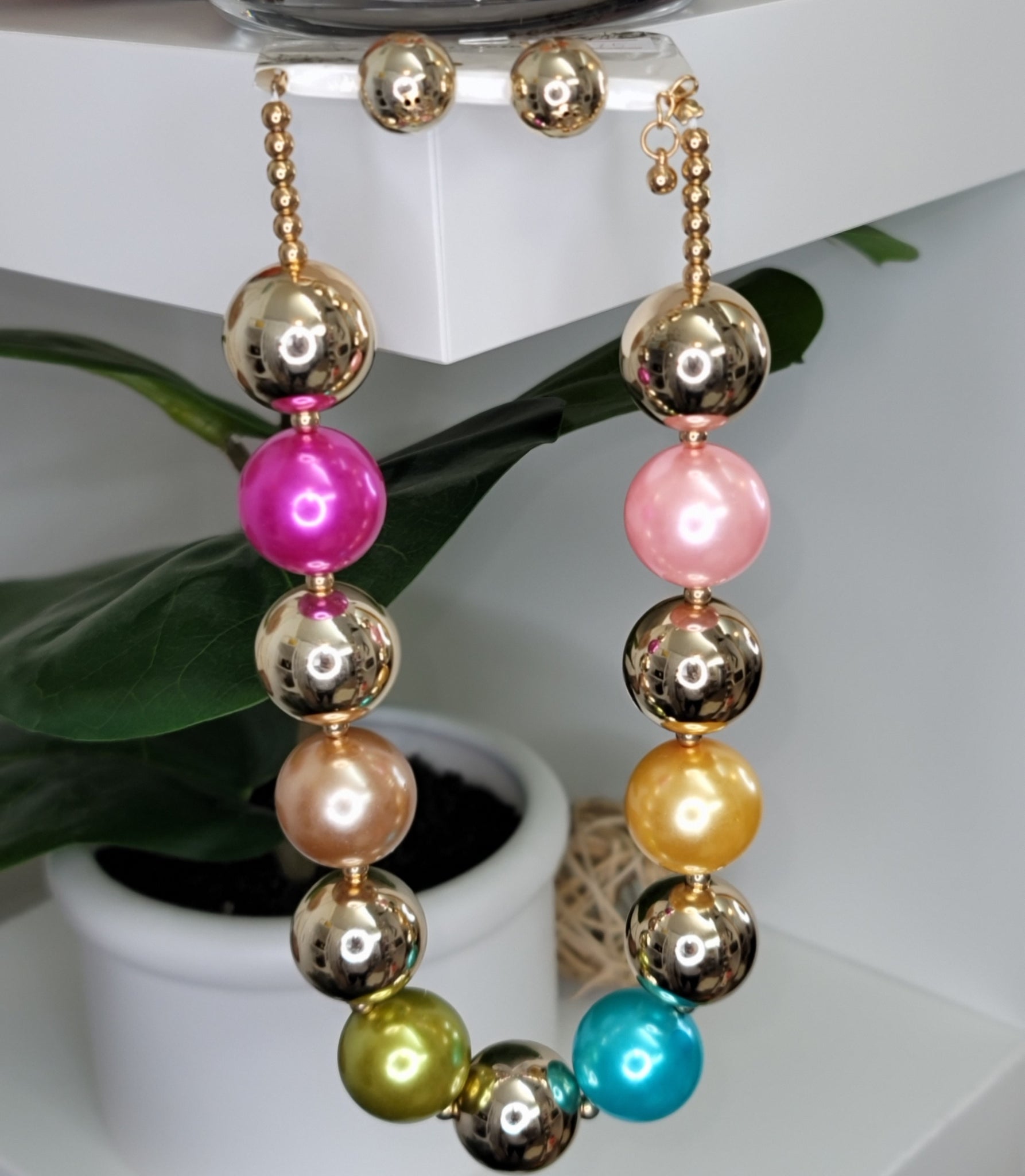 Dove handmade colorful pearl neck beads