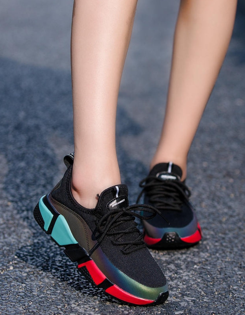 Luna laces up panel sneaker