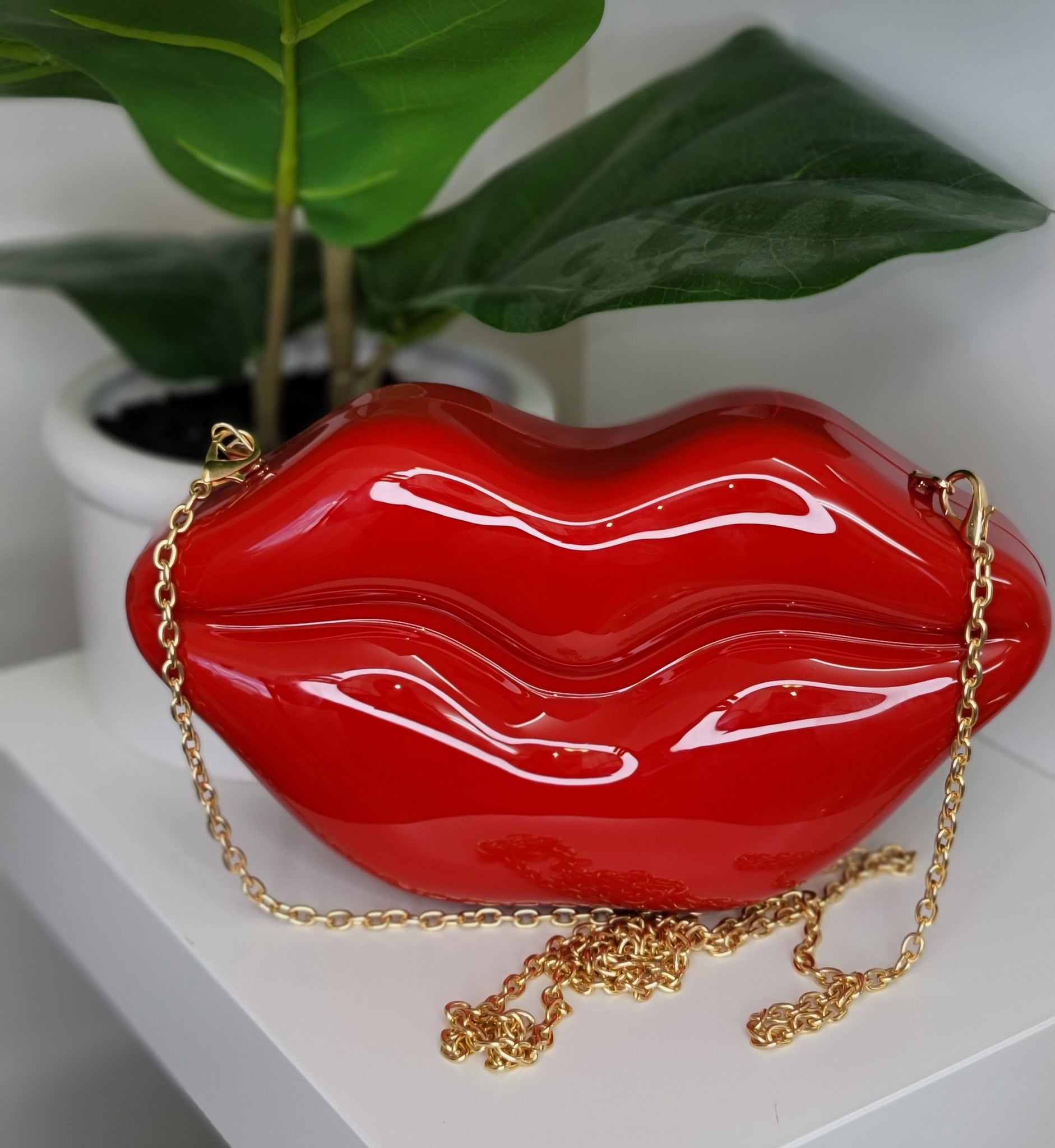 Kiss fashion chain shoulder crossbody handbags